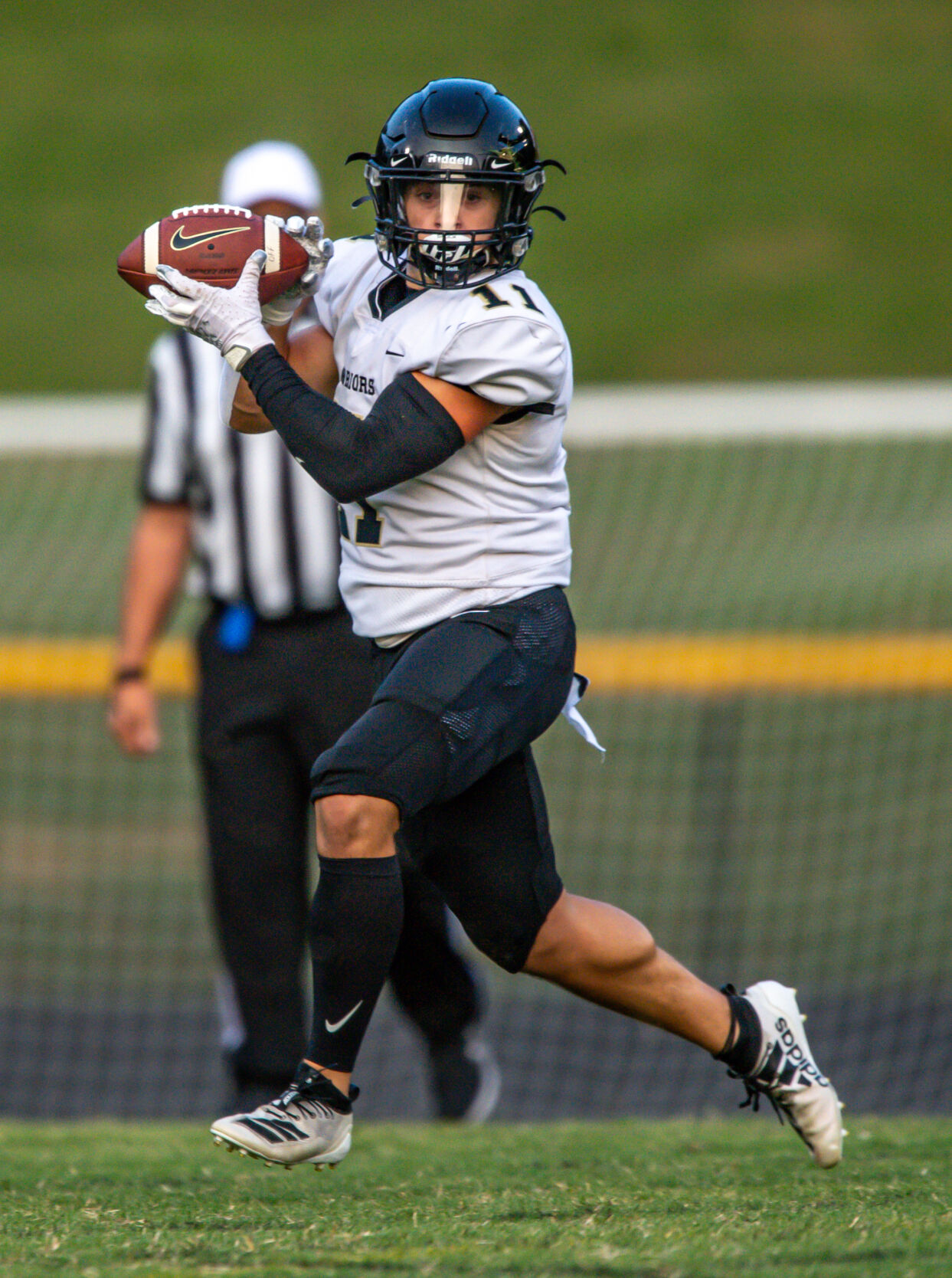 The Warriors dominated the Spiders 49-21.